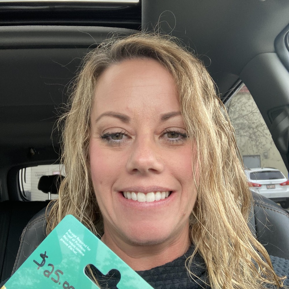 Meet your Posher, Adrianne